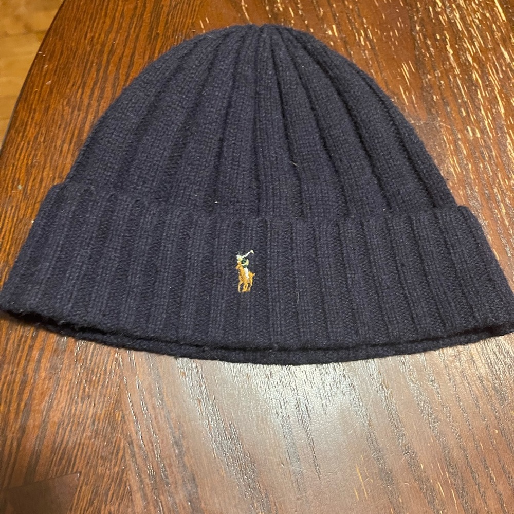 I’m selling a polo Ralph Lauren Beanie hat!!!